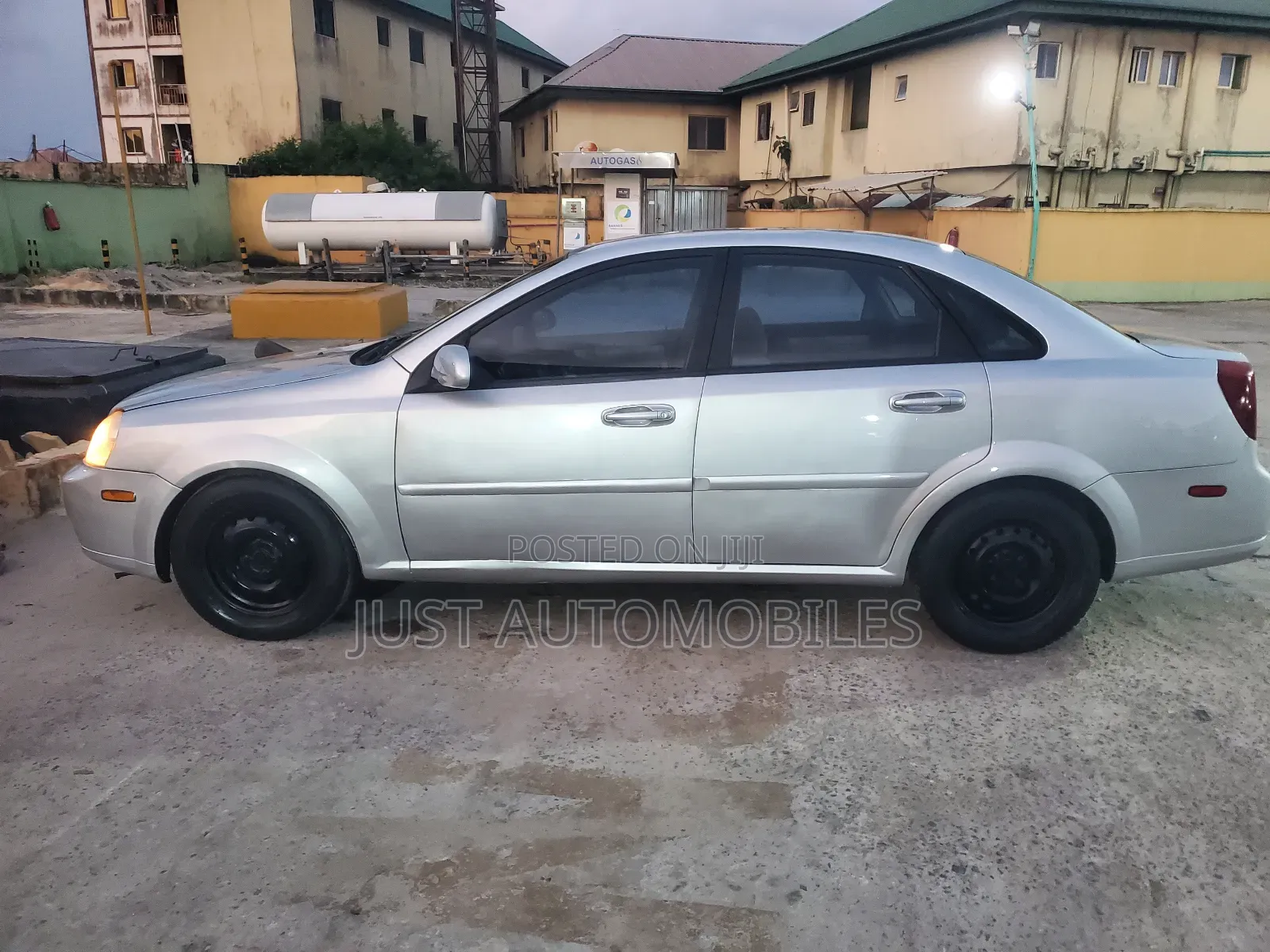 Suzuki Forenza Convenience 2007 Silver