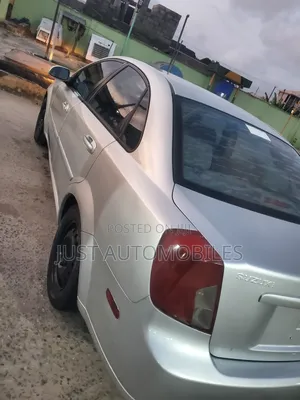 Suzuki Forenza Convenience 2007 Silver