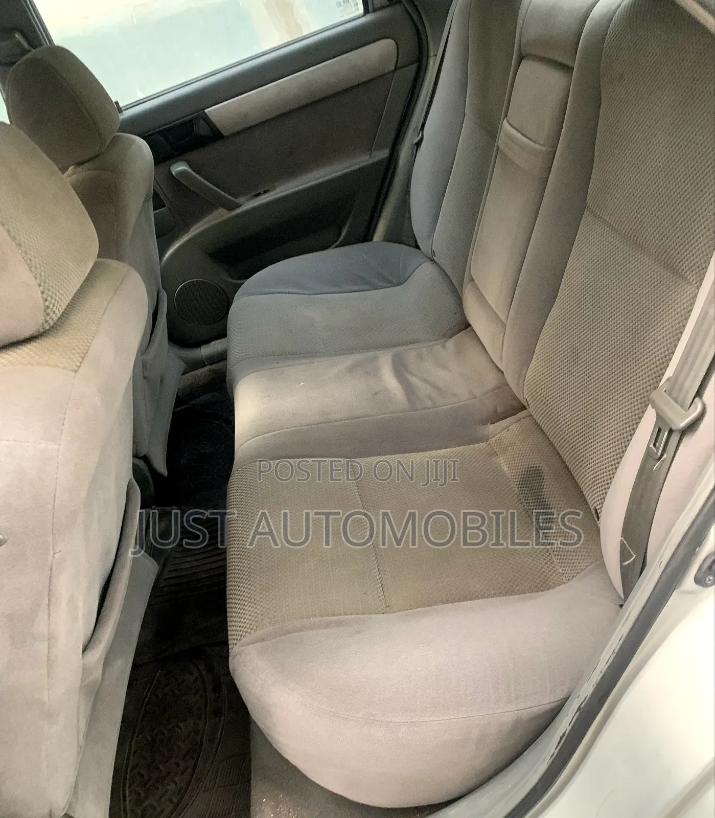 Suzuki Forenza Convenience 2007 Silver