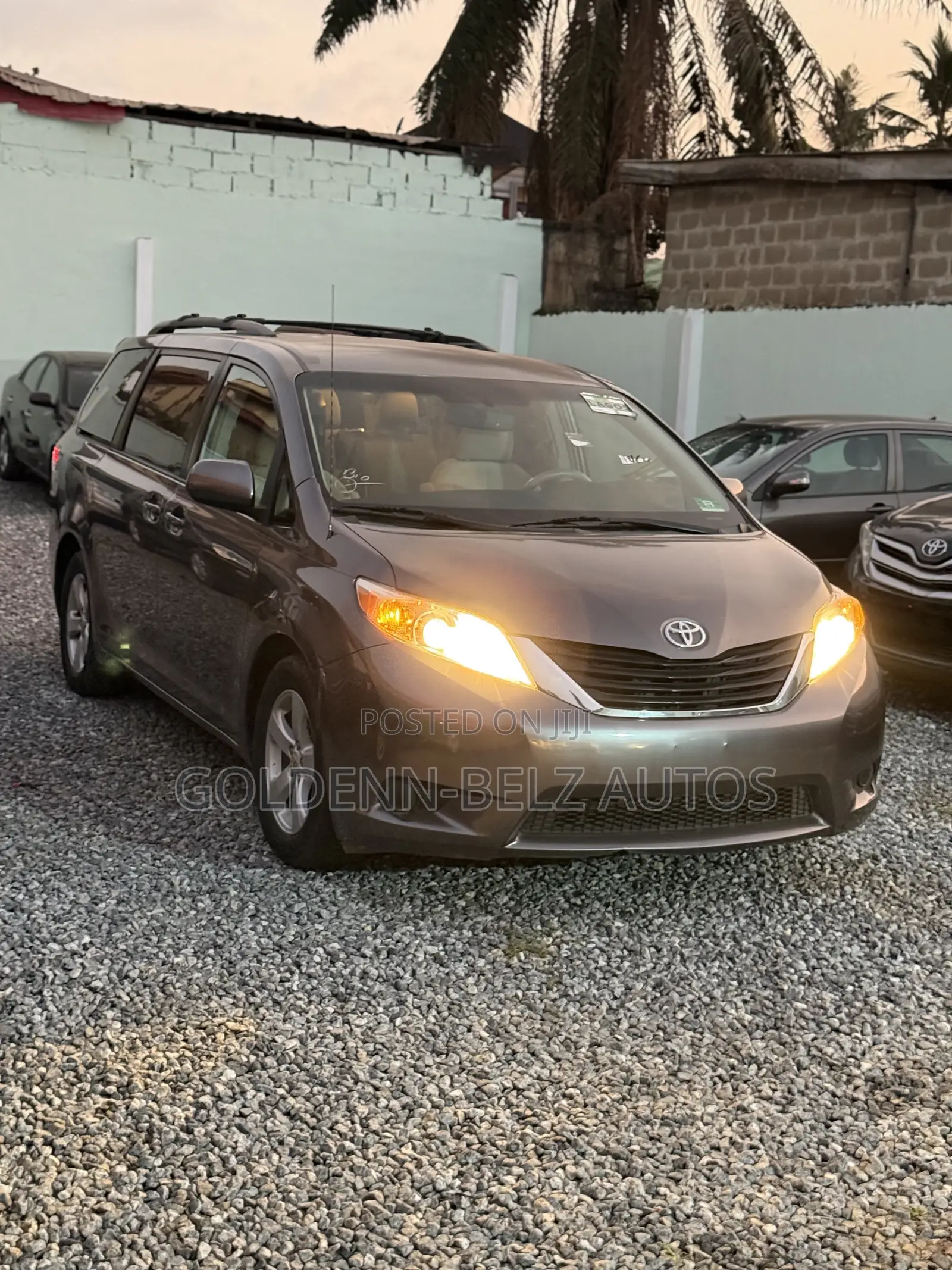 Toyota Sienna 2012 Gray