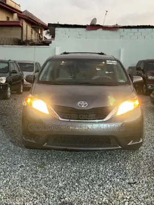 Toyota Sienna 2012 Gray