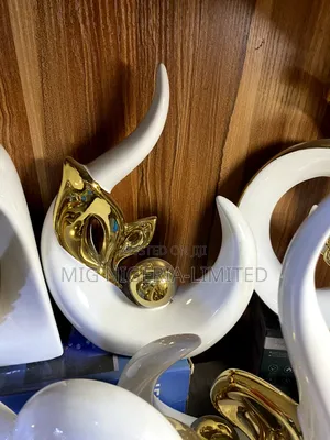 Centre Piece Figurine Centre Table Decorations Shelves Deco