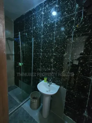 Studio Apartment in Orchil Droad, Chevron for rent