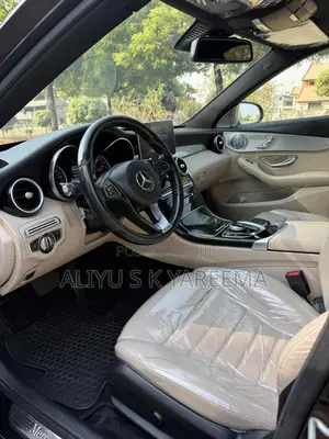 Mercedes-Benz C400 4Matic AWD Sedan (3.0L V6 7A) 2015 Black