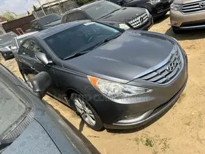 Hyundai Sonata Limited Sedan FWD (2.4L 4cyl 6A) 2013 Brown