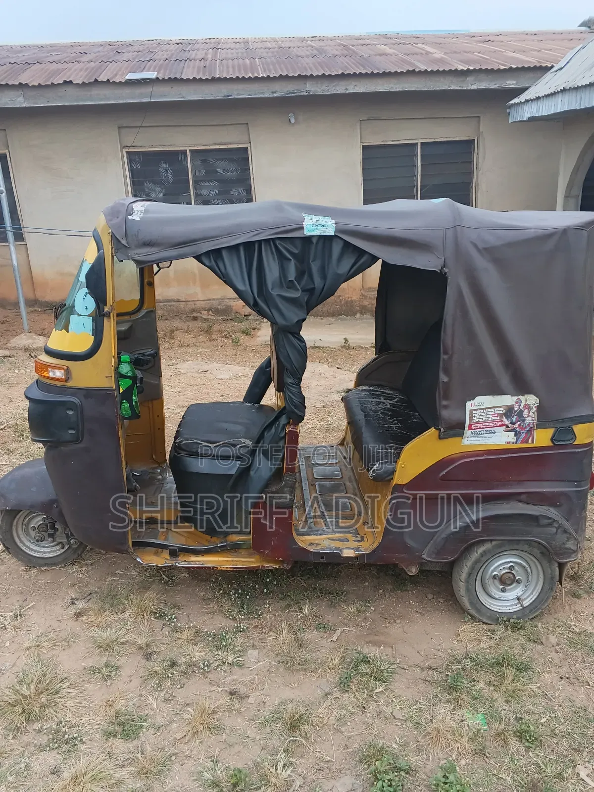 Bajaj RE 2021 Brown