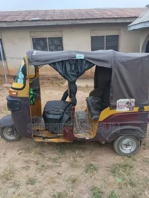 Bajaj RE 2021 Brown