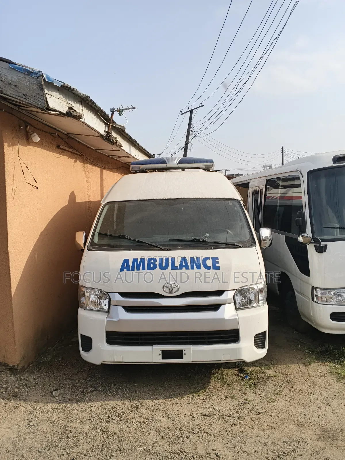 Toyota HiAce 2014 White