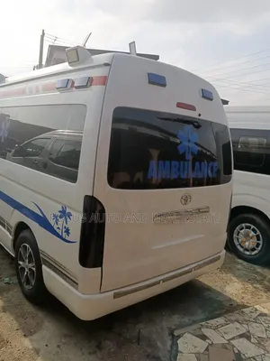 Toyota HiAce 2014 White