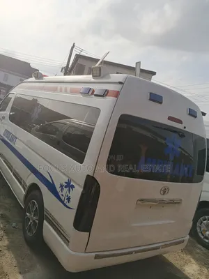 Toyota HiAce 2014 White