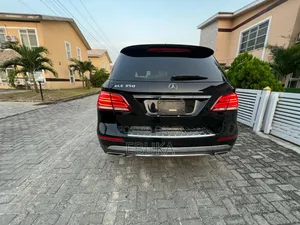Mercedes-Benz GLE-Class GLE 350d 4MATIC 2017 Black