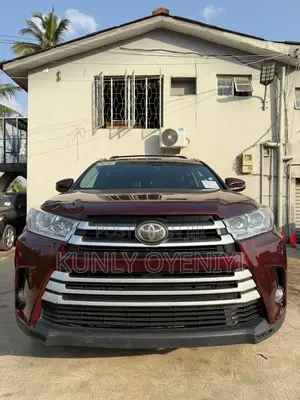 Toyota Highlander XLE 4x2 V6 (3.5L 6cyl 8A) 2017 Burgundy