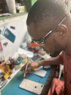 Mobile iPhone/Samsung Repair Service