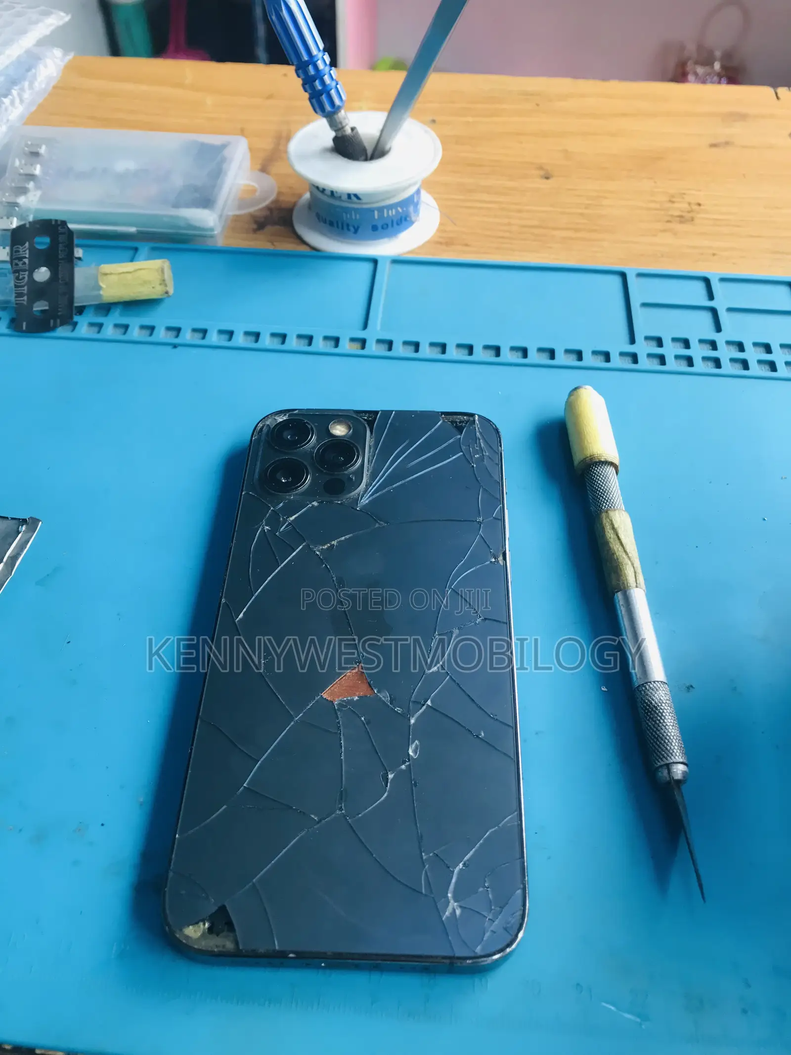 Mobile iPhone/Samsung Repair Service
