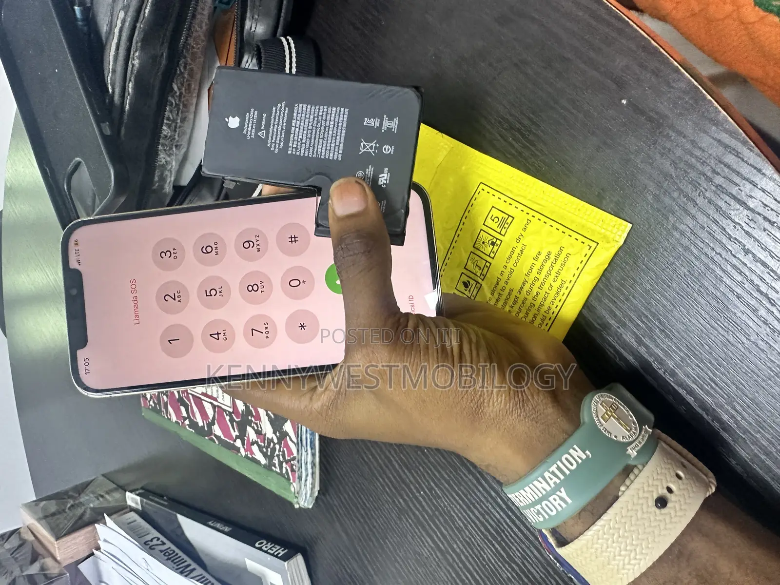 Mobile iPhone/Samsung Repair Service