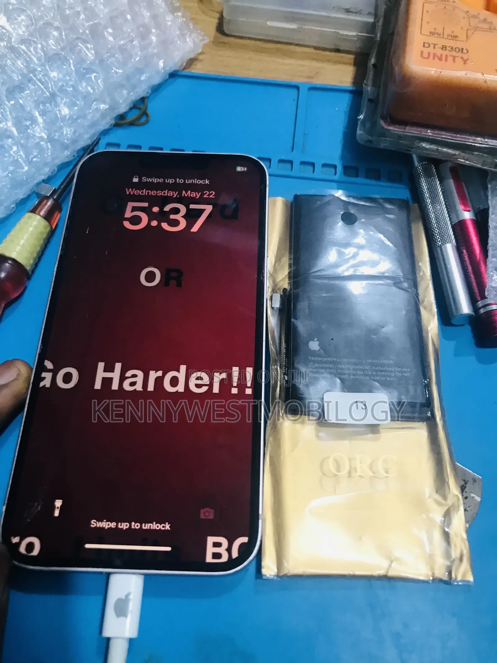 Mobile iPhone/Samsung Repair Service