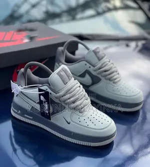 Luis Vuitton Air Sneakers
