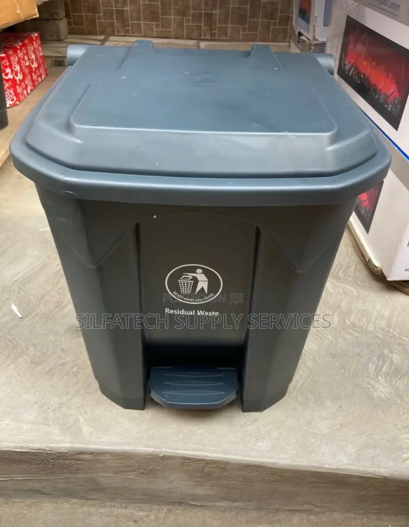 Trash Container