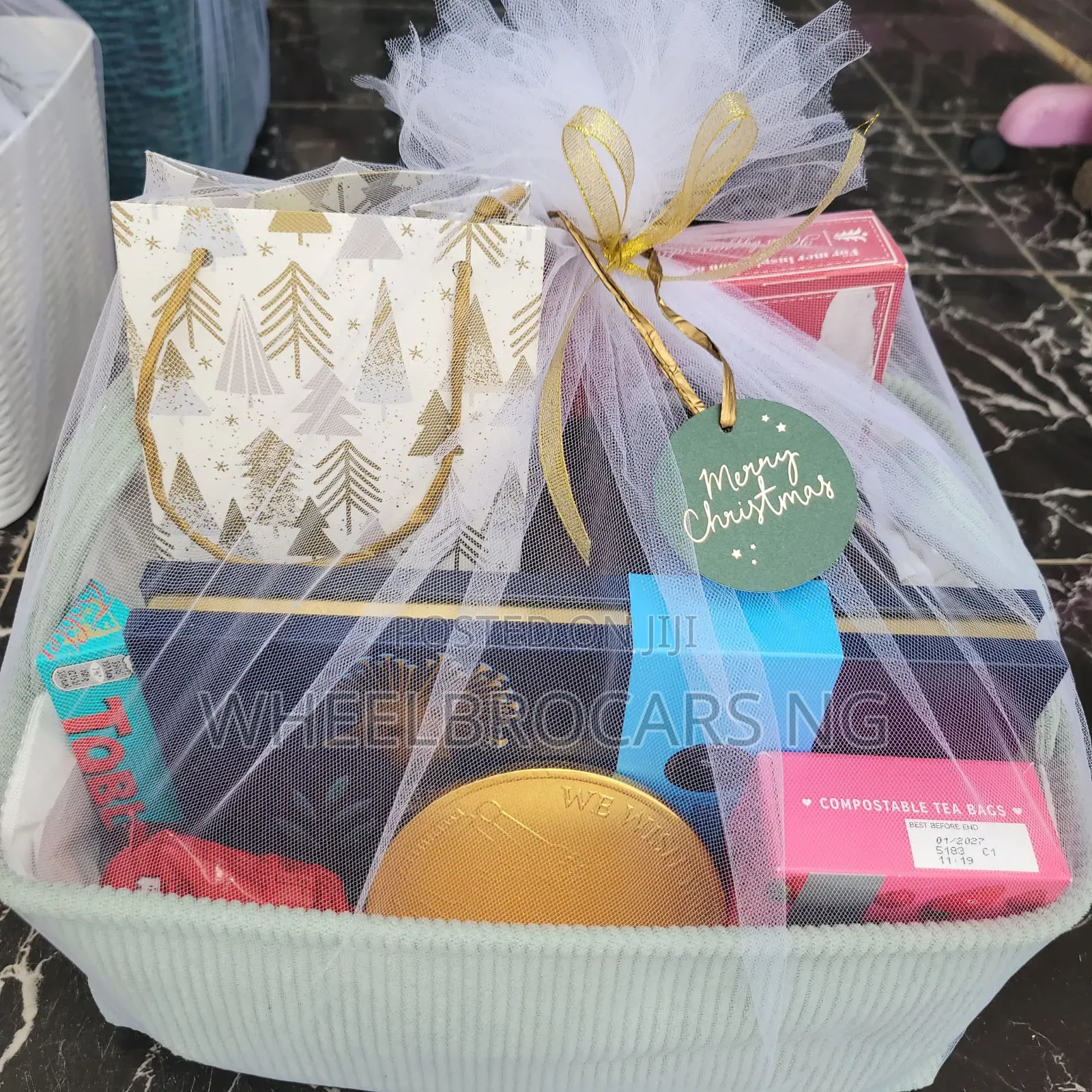 Hamper, Gift Boxes, Gift Sets and Fruit Baskets.