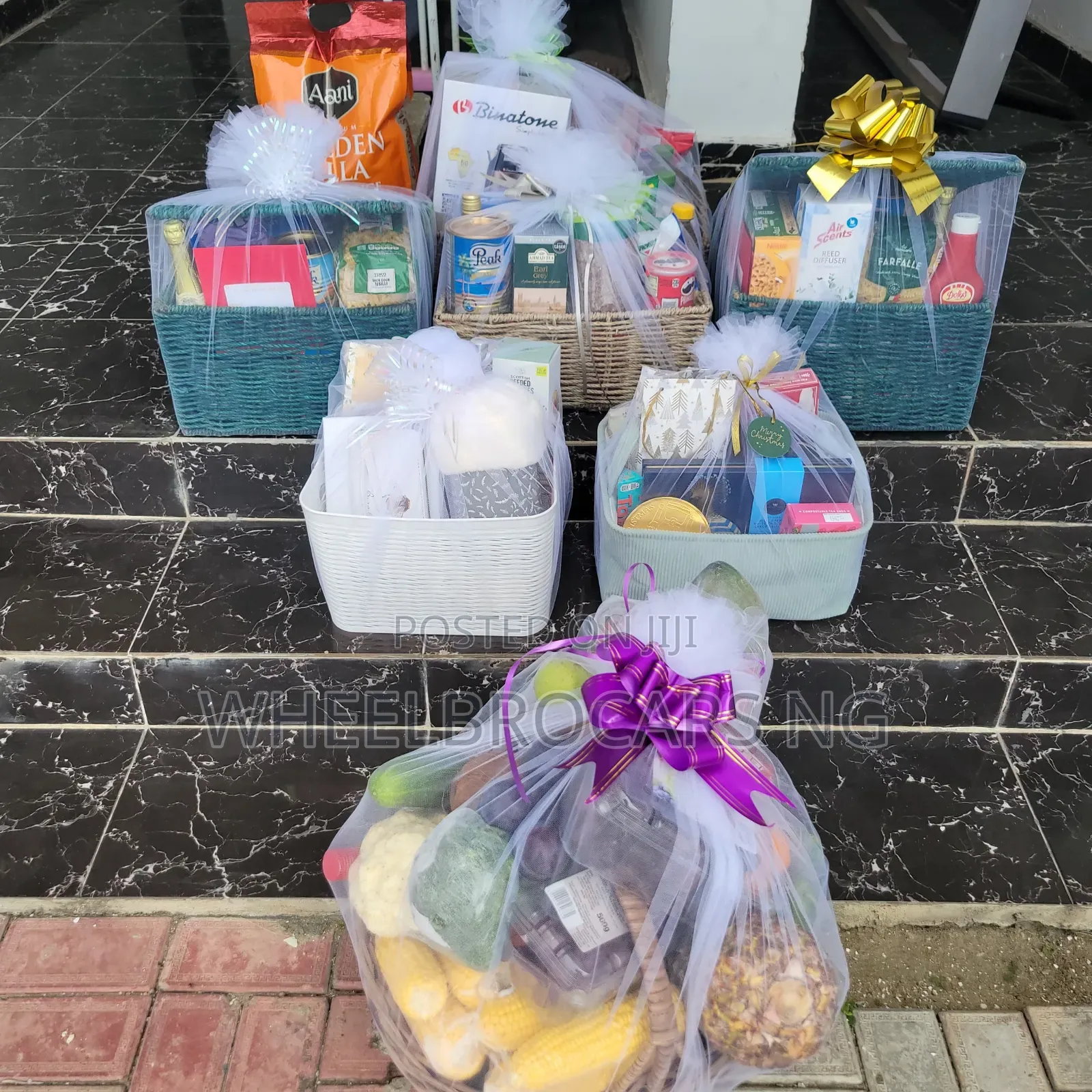 Hamper, Gift Boxes, Gift Sets and Fruit Baskets.
