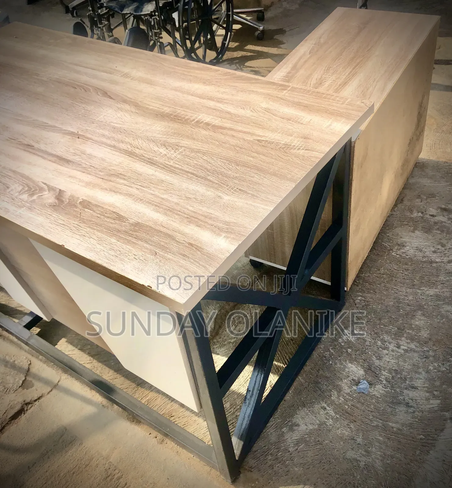 1.4 Executive Office Table