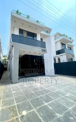 5bdrm Duplex in Chevron for sale