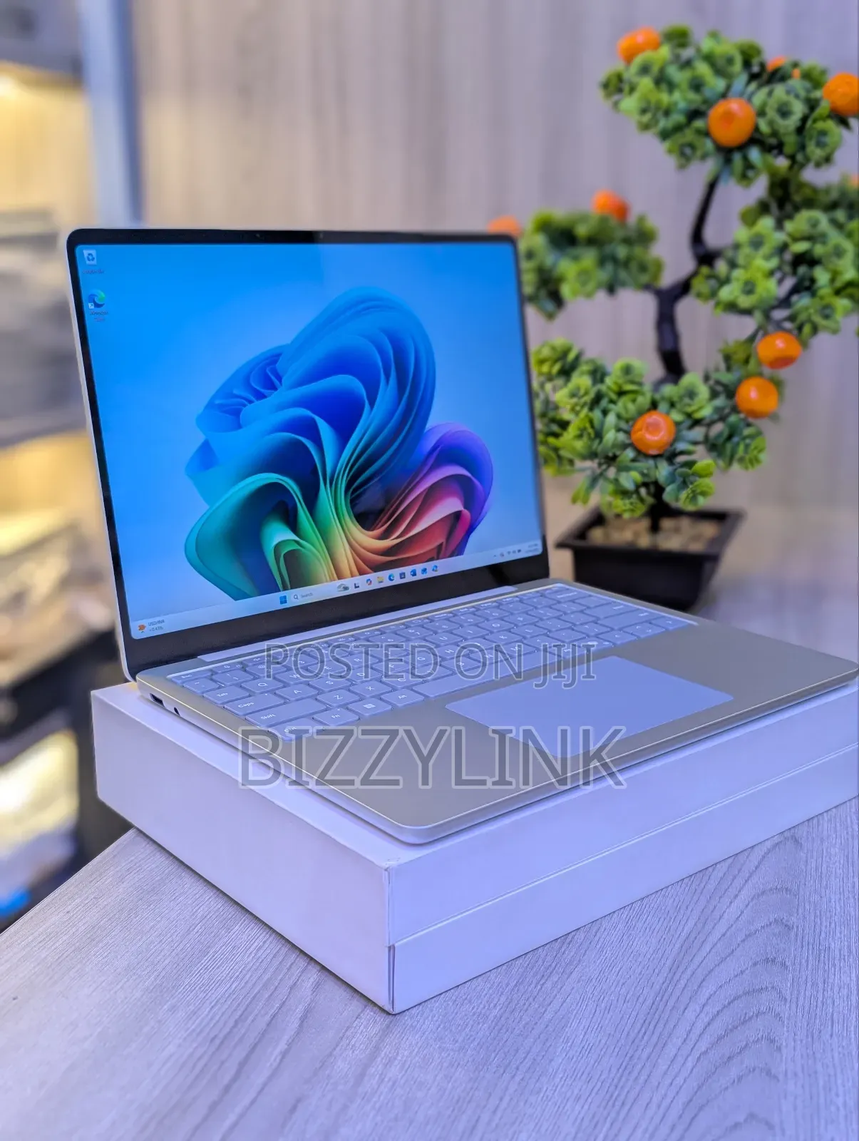 New Microsoft Surface Laptop 16GB Qualcomm Snapdragon X Plus SSD 256GB