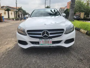Mercedes-Benz C300 Sport 4Matic Sedan AWD (2.0L 4cyl 7A) 2017 White