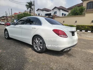 Mercedes-Benz C300 Sport 4Matic Sedan AWD (2.0L 4cyl 7A) 2017 White
