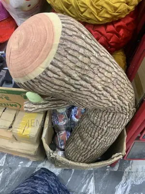Log Wood Throw Pillow (90cm)