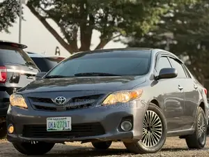 Toyota Corolla LE 4dr Sedan (1.8L 4cyl 4A) 2013 Gray
