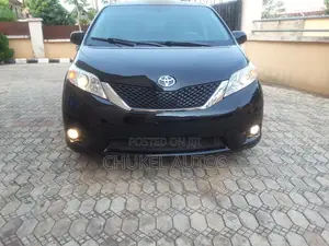 Toyota Sienna XLE 7 Passenger Mobility 2011 Black