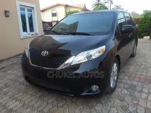 Toyota Sienna XLE 7 Passenger Mobility 2011 Black
