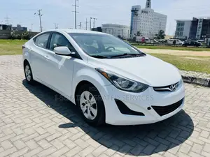 Hyundai Elantra SE 4dr Sedan (1.8L 4cyl 6A) 2015 White