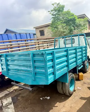 Toyota Dyna 200 Six Tyres 2rz Engine Japan Model