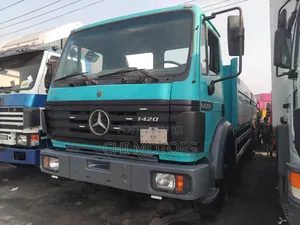 Mercedes-Benz 2011 Green