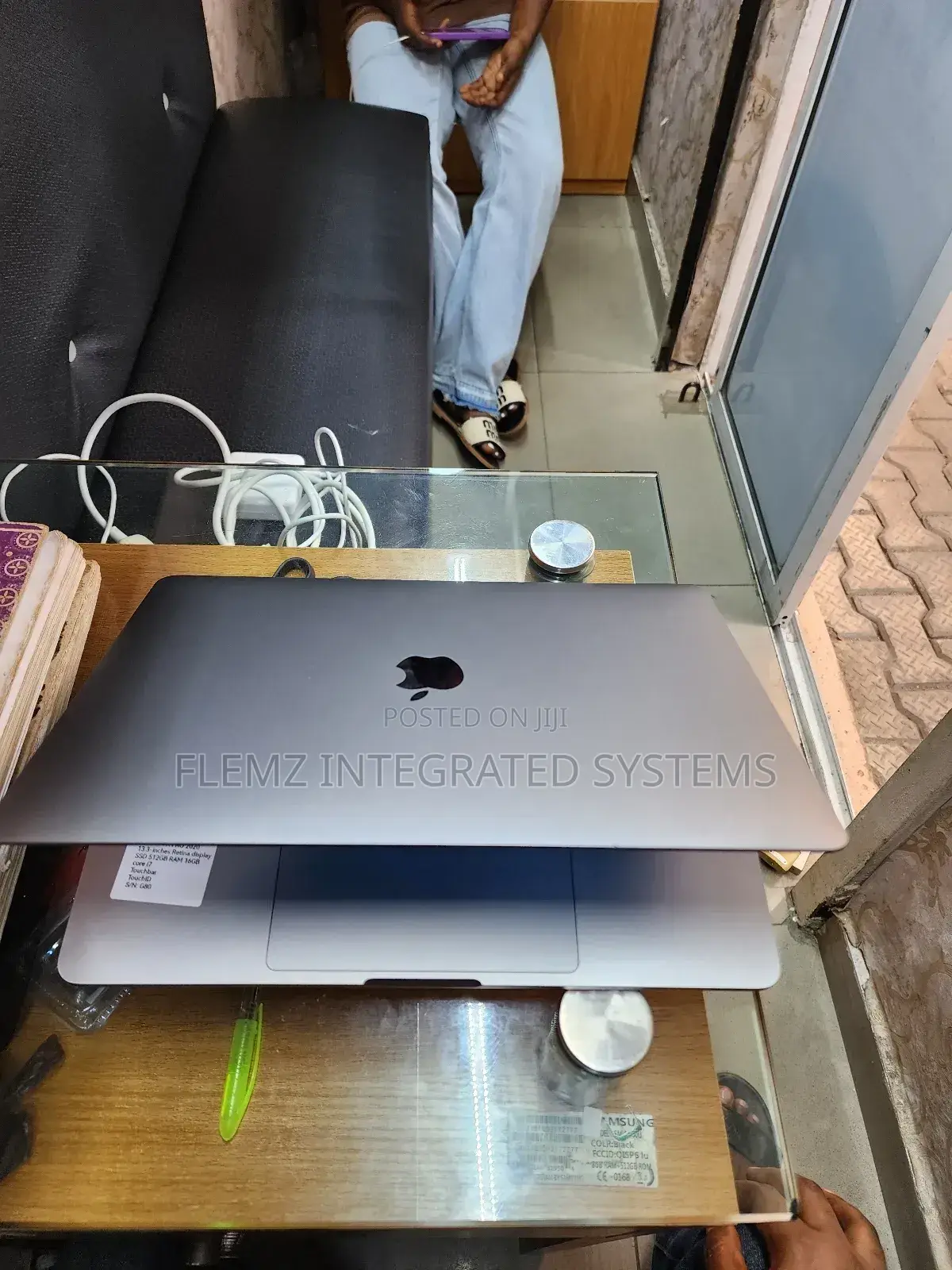 Laptop Apple MacBook Pro 2020 16GB Intel Core I7 SSD 512GB