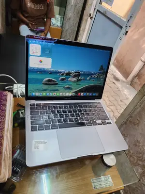 Laptop Apple MacBook Pro 2020 16GB Intel Core I7 SSD 512GB