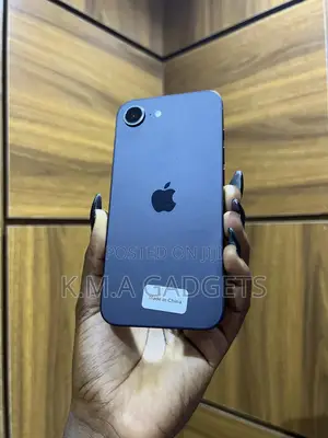 Apple iPhone 16e 128 GB Black