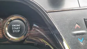 Toyota Avalon XLE Sedar FWD (3.5L 6cyl 6A) 2013 Black