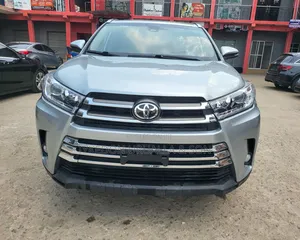 Toyota Highlander XLE 2019 Silver