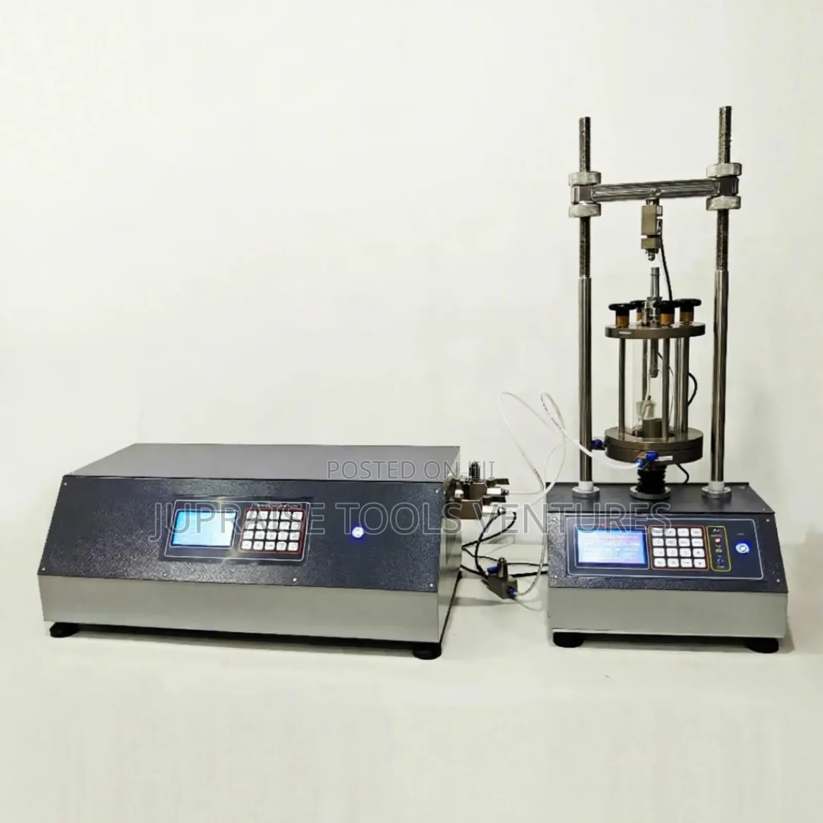 Traxial Testing Machine