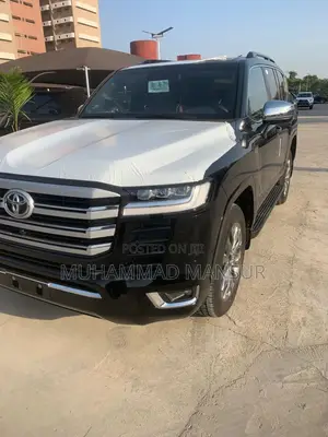 New Toyota Land Cruiser LC300 2025 Black