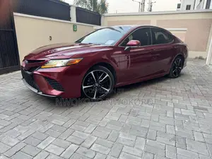 Toyota Camry XSE FWD (2.5L 4cyl 8AM) 2018 Red