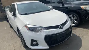 Toyota Corolla S 4dr Sedan (1.8L 4cyl CVT) 2014 White