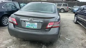 Toyota Camry XLE 4dr Sedan (2.5L 4cyl 6AM) 2010 Gray