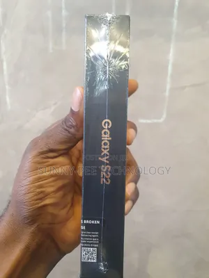 New Samsung Galaxy S22 5G 256 GB Gold