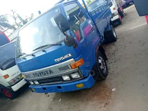 Toyota Dyna 200