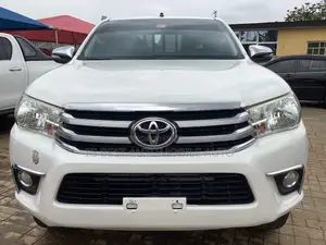 Toyota Hilux Revo Double Cab Petrol 2.7 AWD 2020 White