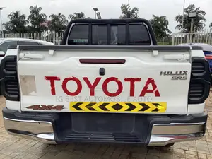 Toyota Hilux Revo Double Cab Petrol 2.7 AWD 2020 White